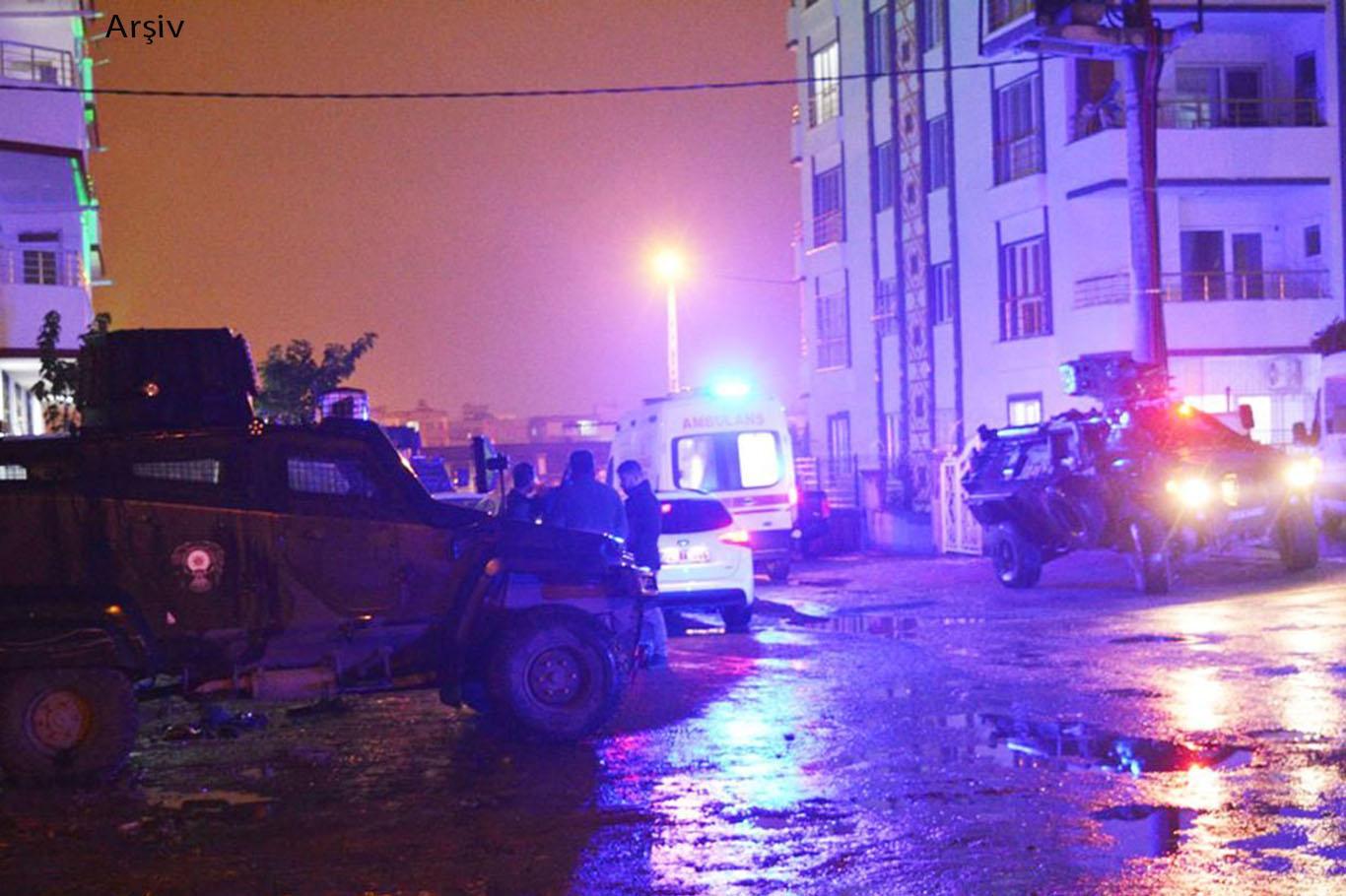 Hatay Vali Yardımcısı, annesini ve kardeşini öldürdü Hatay Vali Yardımcısı, annesini ve kardeşini öldürdü